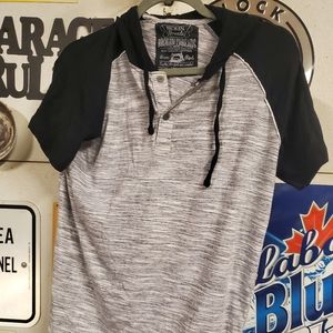 Hooded short sleeve shirt